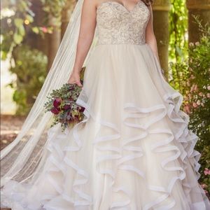 Essence of Australia Wedding Gown